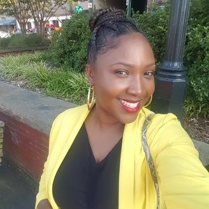 Meet your Posher, Mone